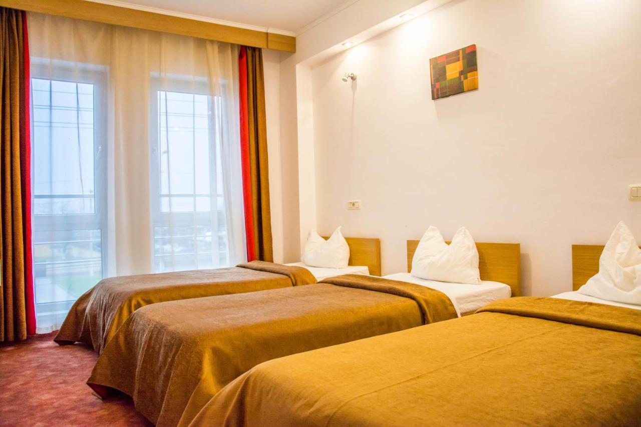 Hotel Riga Arad Exteriér fotografie